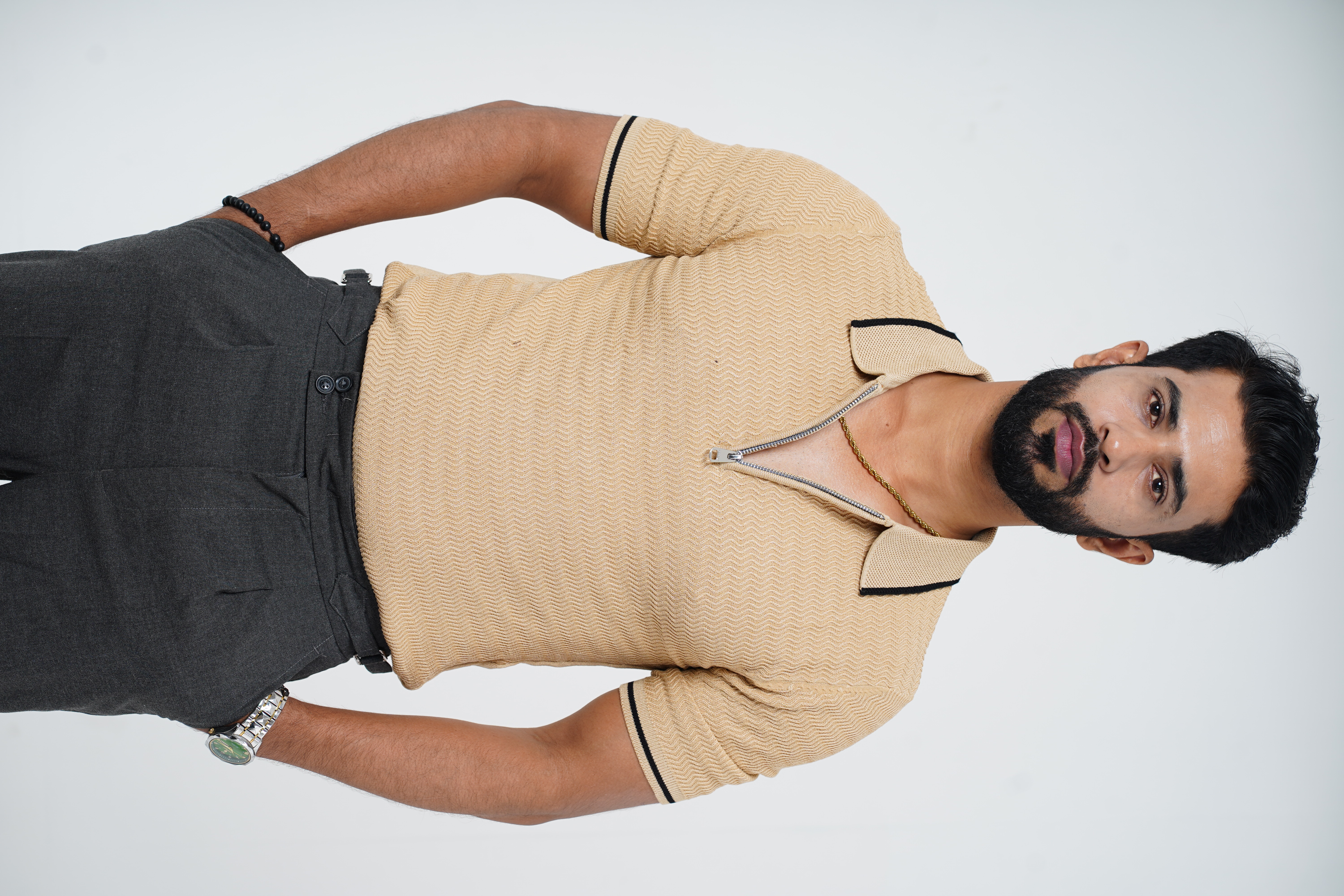 vertical zig-zag pattern butterscotch knitted polo